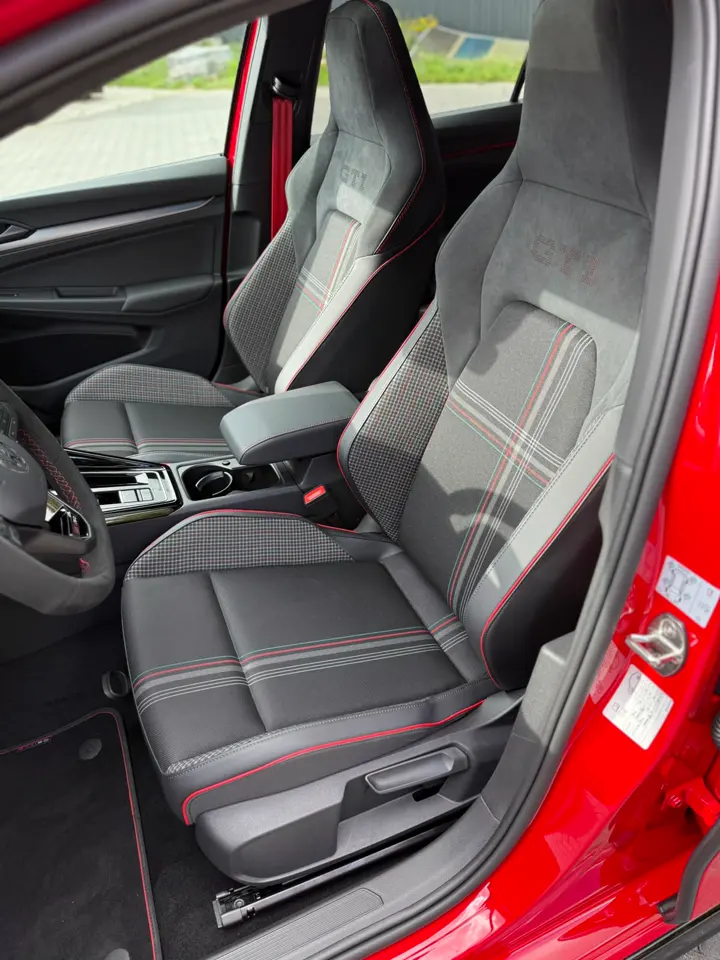 Wyprane fotele Volkswagena Golfa GTI